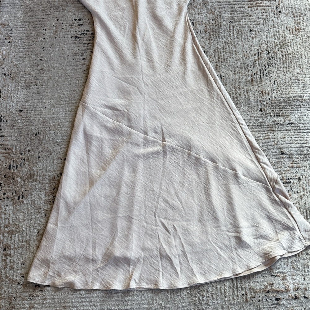 Abercrombie & Fitch Crinkle Satin maxi dress - Picture 7 of 9